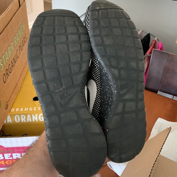 Nike Roshe Run 11.5 Men - Picture 2 of 5